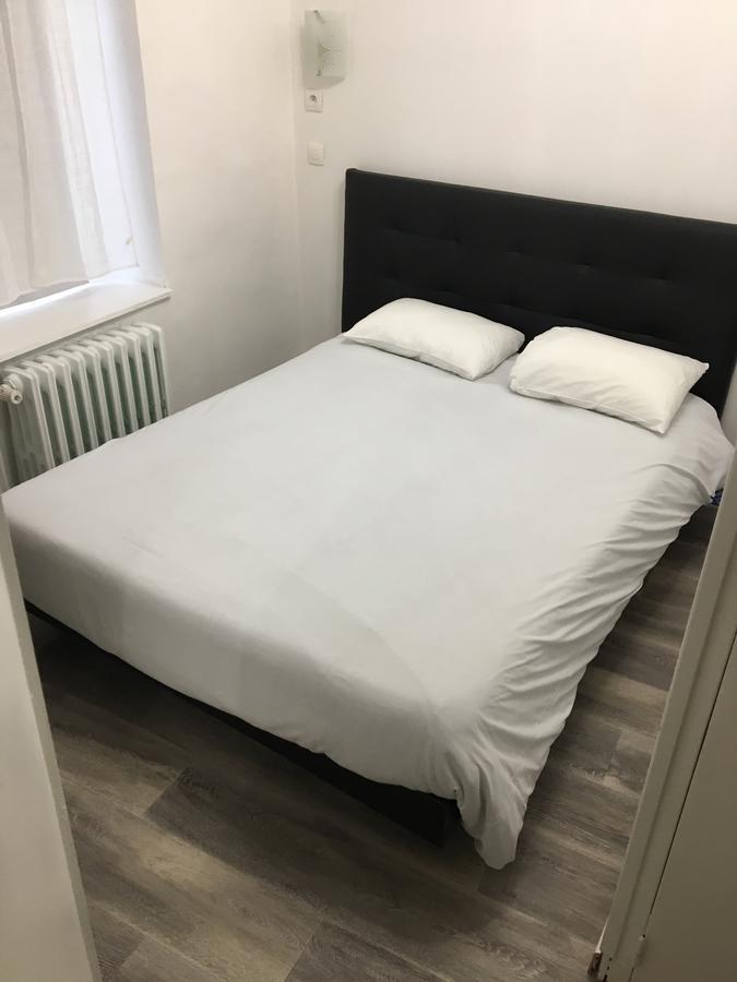 בלואה Hotel Du Bellay מראה חיצוני תמונה