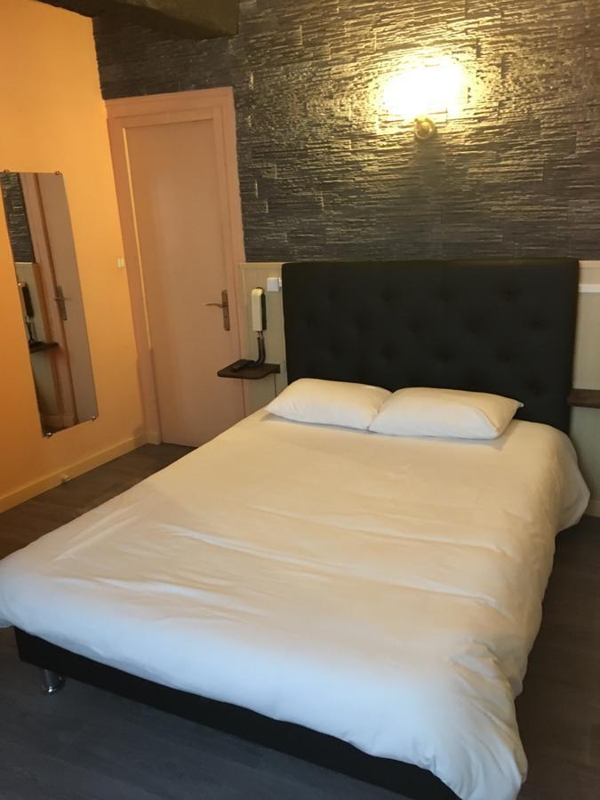 בלואה Hotel Du Bellay מראה חיצוני תמונה