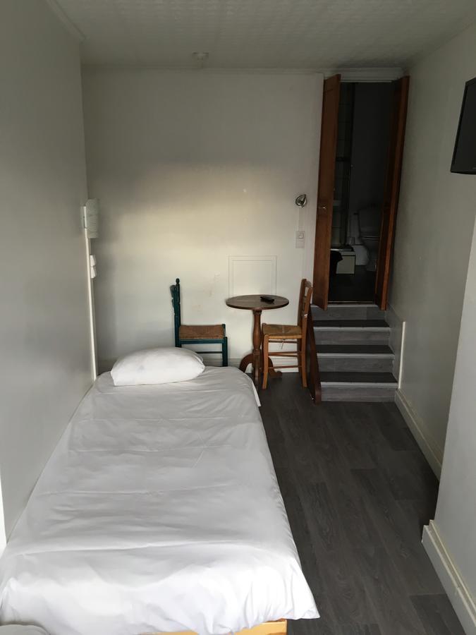 בלואה Hotel Du Bellay מראה חיצוני תמונה