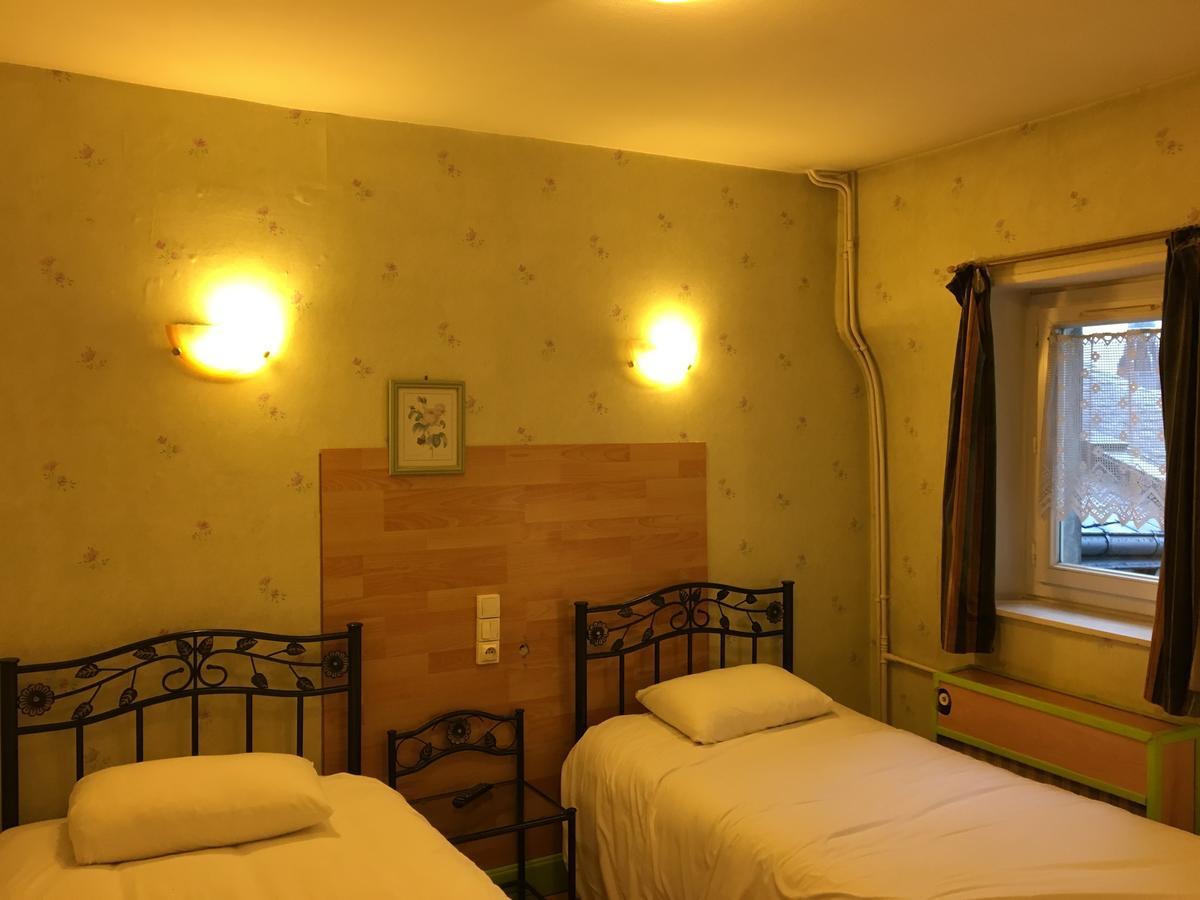בלואה Hotel Du Bellay מראה חיצוני תמונה
