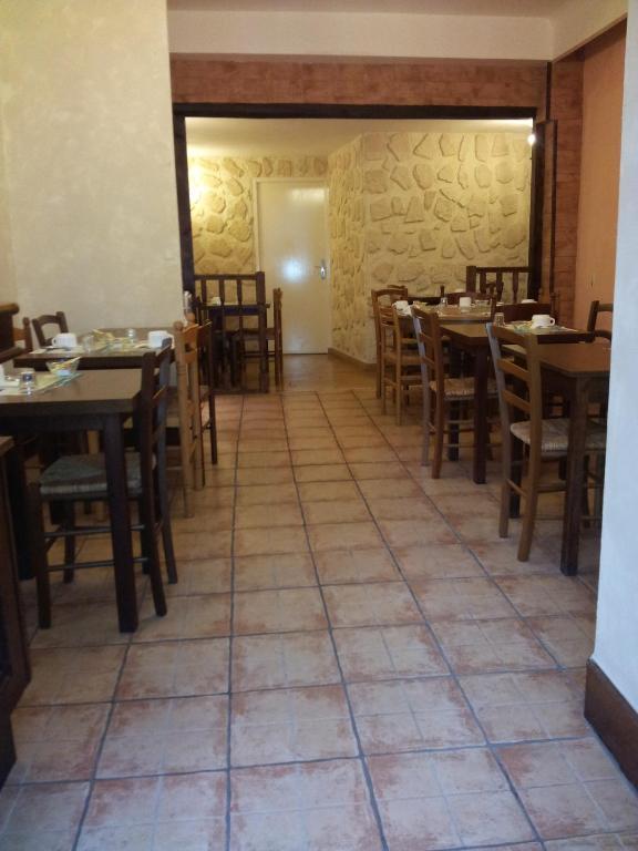 בלואה Hotel Du Bellay מראה חיצוני תמונה